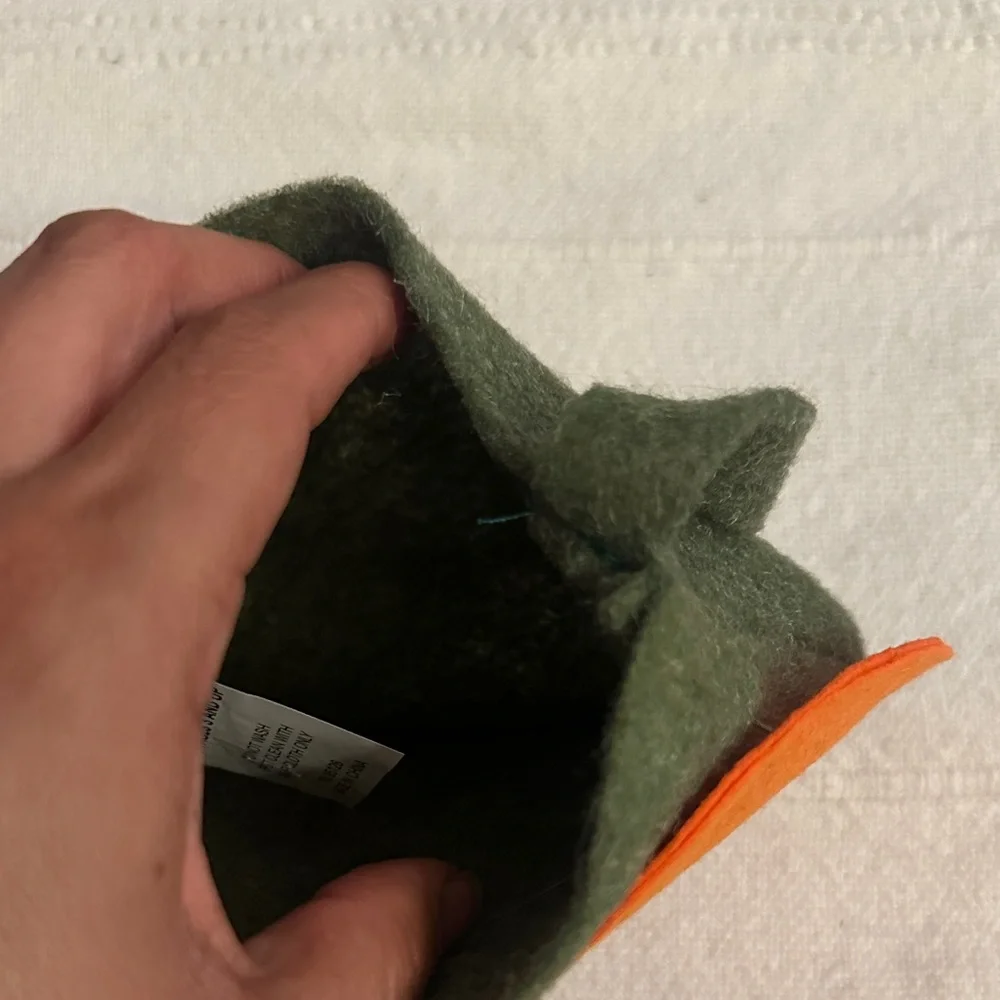 N/A charming felt